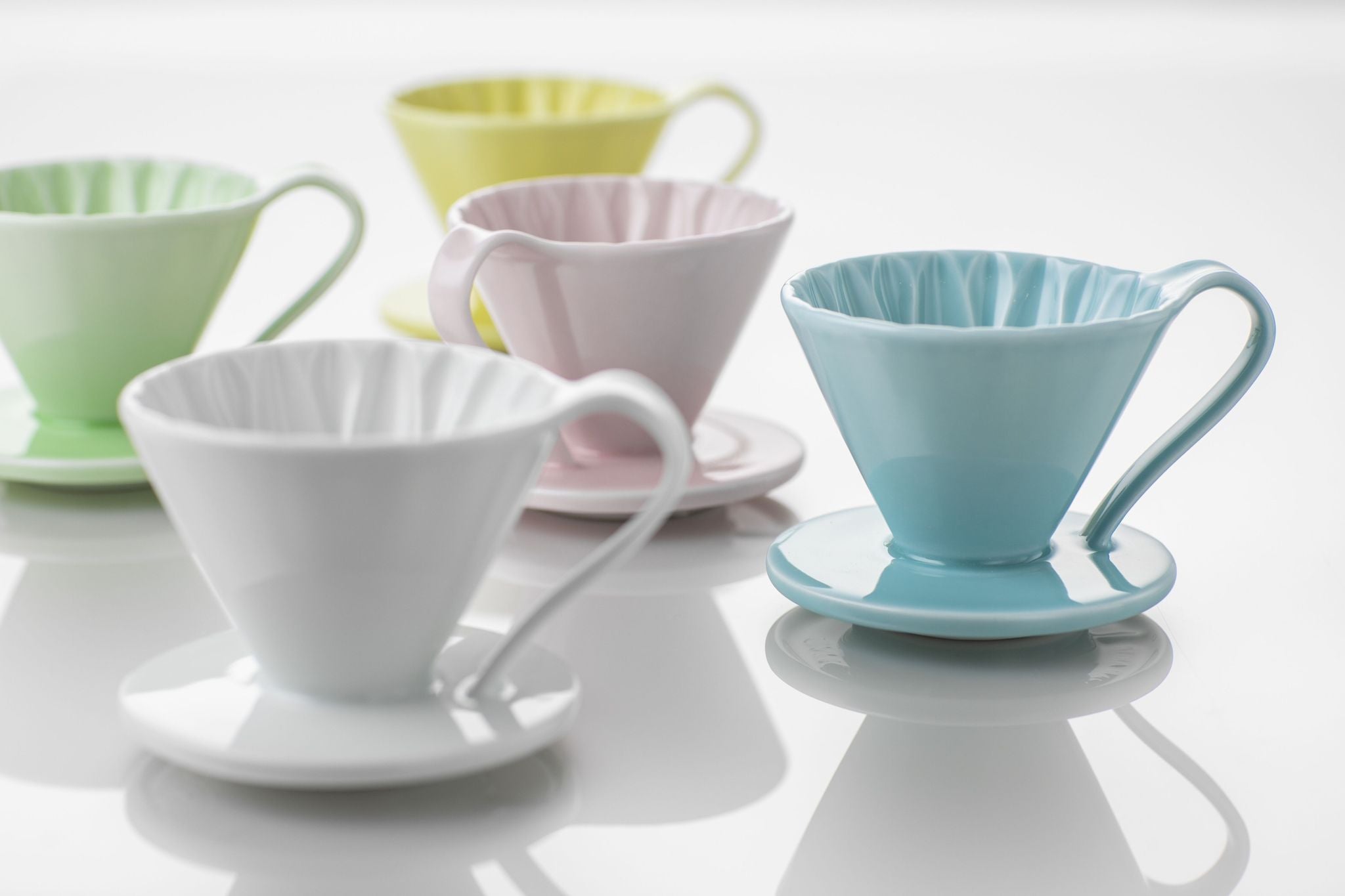 Cafec Dripper - Ecru Beanspour overEcru Beans coffee_in_qatar - qatar_coffee coffee_equipment_qatar_doha