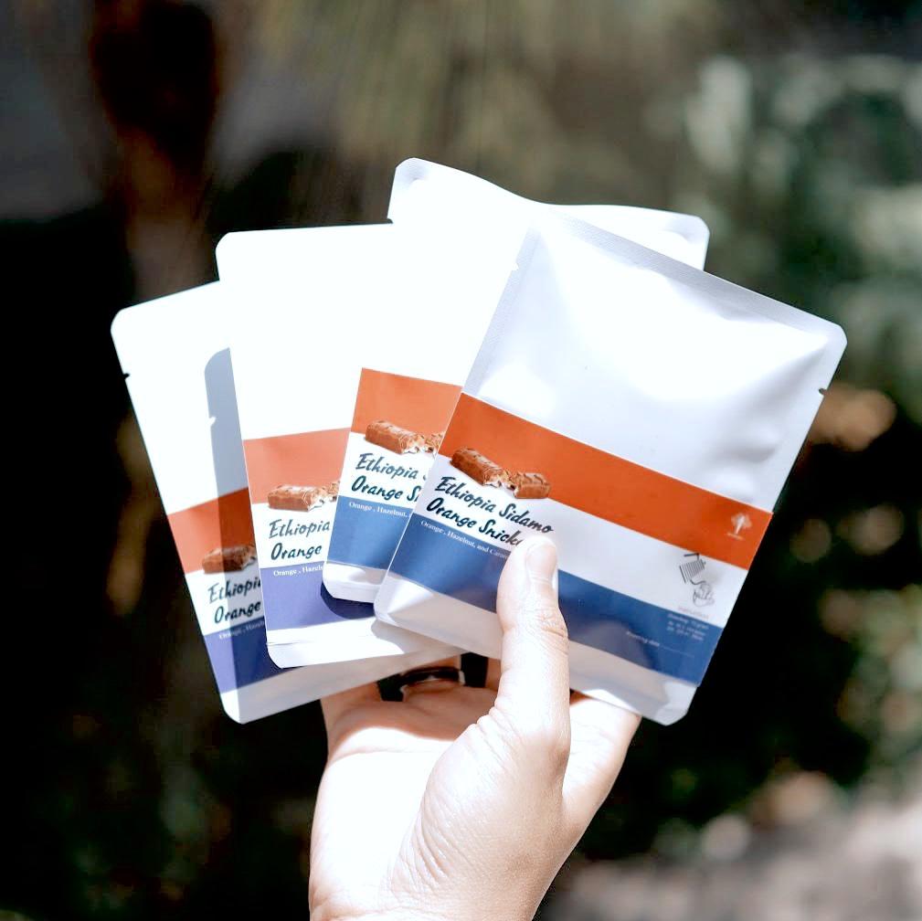 ETHIOPIA ORANGE SIDAMO SNICKERS Drip Bags - Ecru BeansbeansEcru Beans coffee_in_qatar - qatar_coffee coffee_equipment_qatar_doha